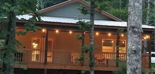 Brand New-1 Bedroom Condo right on the Toccoa River