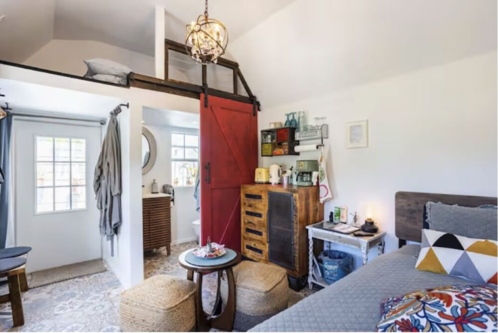 Charming Barn in Tampa, heated Pool, CLOTHING OPTIONAL - Greater Palm ...