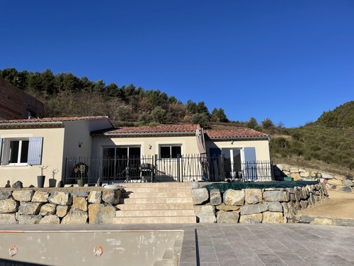 Maison indépendante située dans un quartier calme et en hauteur