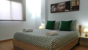 3 bedrooms, soundproofing, iron/ironing board, travel cot