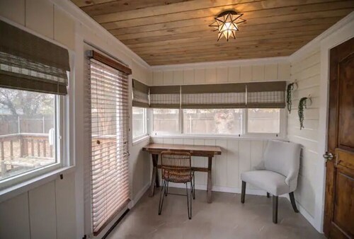 ✮ Charming 2-bedroom Cottage in Oldtown Meridian ✮