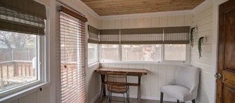 ✮ Charming 2-bedroom Cottage in Oldtown Meridian ✮