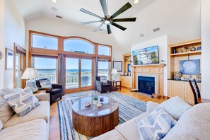 Smart TV, books, stereo