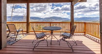 Newly Updated 5 Bedroom Townhome with Gorgeous Deck Views!