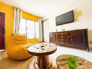 Appartement familial | Bureau, espace de travail pour ordinateurs portables