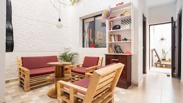家庭公寓 (1) | 書桌、筆電工作空間、遮光布/窗簾、熨斗/熨衣板