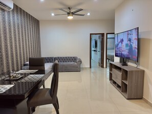 madeira 2 | Living area | 50-inch plasma TV with digital channels, TV - Madeira Apartments (Mazatlán)