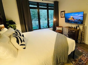 1 bedroom, iron/ironing board, travel cot, free WiFi - New Condo On The River 🎣 Ground Floor🌲 Patio ☀️ Community Hot Tub🤑$0 Cleaning fee (Silverthorne)