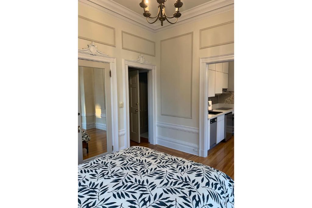 Sunny Victorian Studio in Pacific Heights