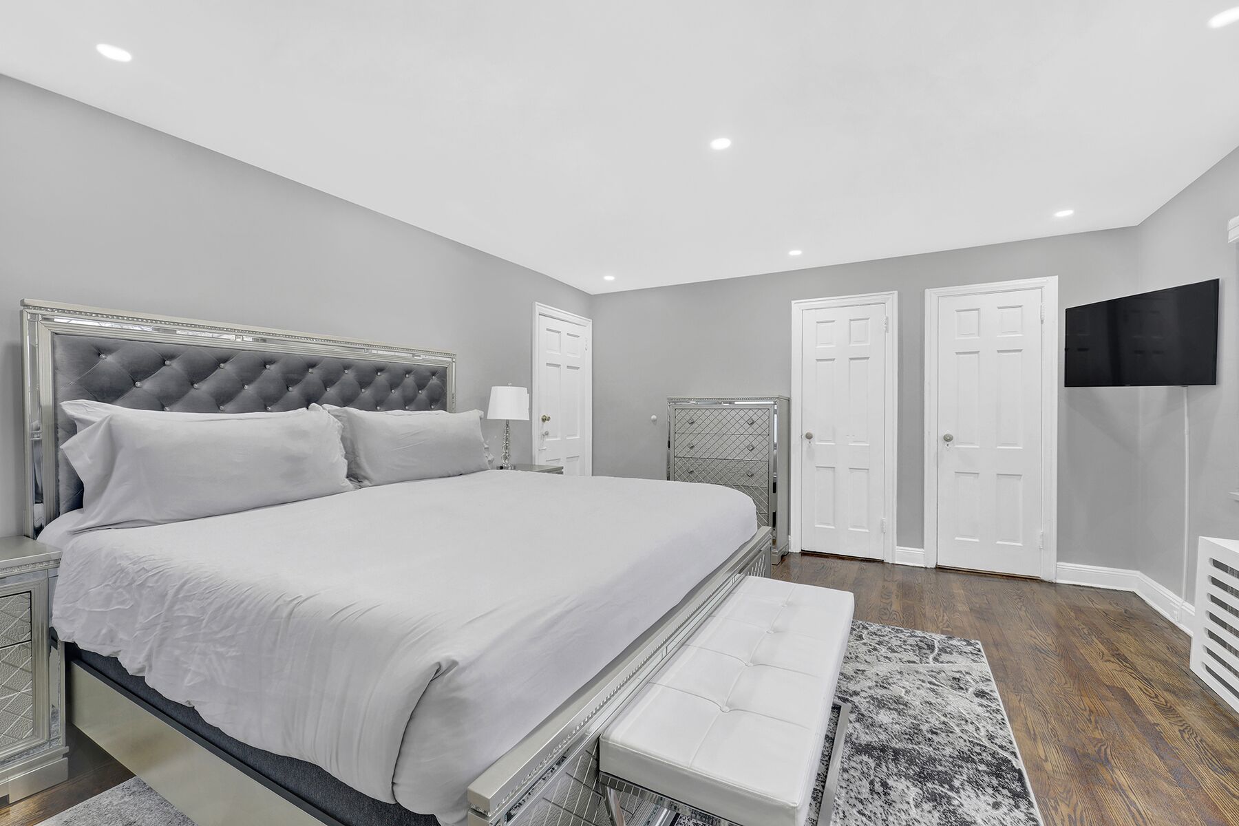 3 bedrooms, iron/ironing board, free WiFi, bed sheets