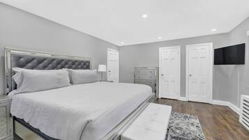 3 bedrooms, iron/ironing board, free WiFi, bed sheets