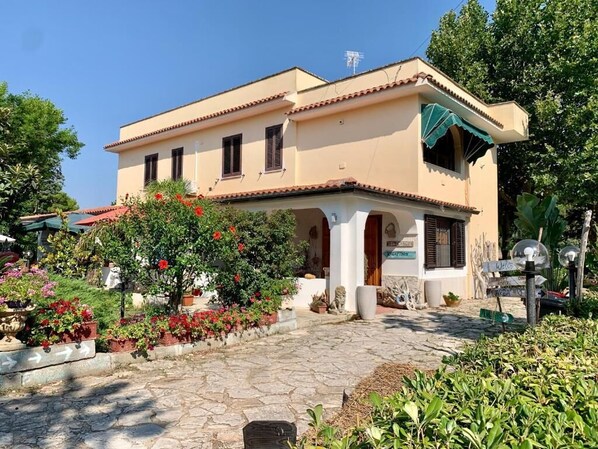 Front of property - Villa Anna (Brindisi)
