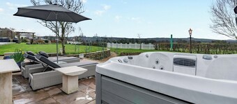 1 bedroom accommodation in Hurst Green