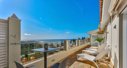 Fabulous villa with private pool in the south of Tenerife! Amazing views!