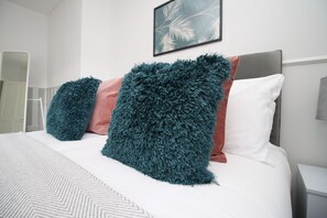 3 habitaciones, tabla de planchar con plancha y wifi gratis 