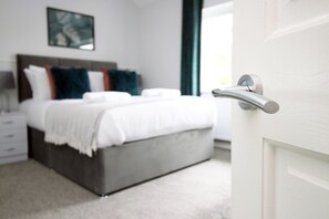3 habitaciones, tabla de planchar con plancha y wifi gratis 
