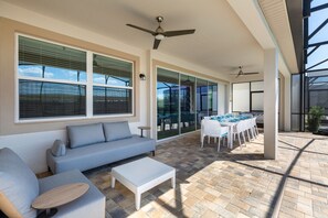 House (Underwater Utopia) | 8 bedrooms, individually decorated, individually furnished, desk - Villatel at Solara Resort - 8BRs (Kissimmee)