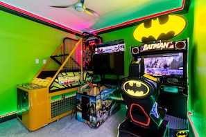 House (Superhero Harbor) | 8 bedrooms, individually decorated, individually furnished, desk - Villatel at Solara Resort - 8BRs (Kissimmee)