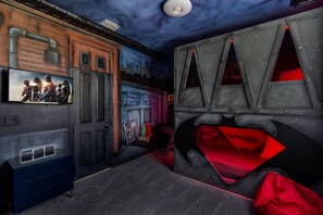 House (Superhero Harbor) | 8 bedrooms, individually decorated, individually furnished, desk - Villatel at Solara Resort - 8BRs (Kissimmee)
