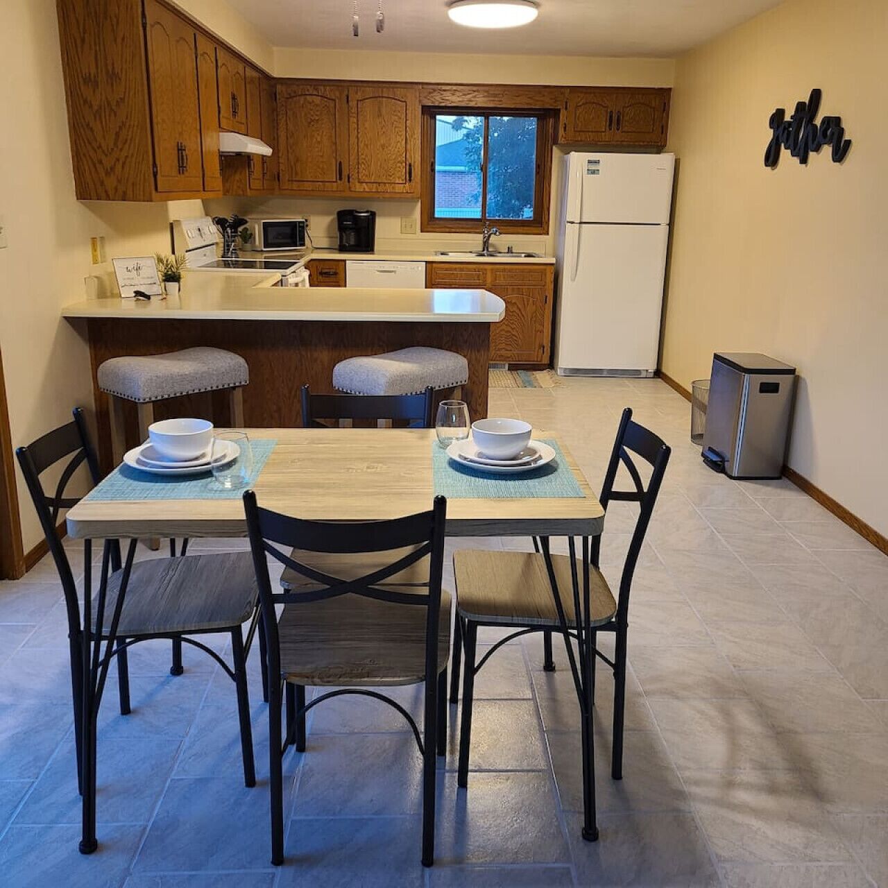 雪櫃、微波爐、焗爐、爐具