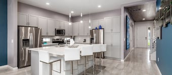 Solterra Resort - Luxury 10 Bedroom Homes