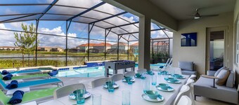 Solterra Resort - Luxury 10 Bedroom Homes