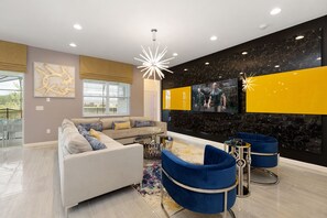 House (Charming Castle) | 10 bedrooms, individually decorated, individually furnished, desk - Solterra Resort - Luxury 10 Bedroom Homes (Davenport)