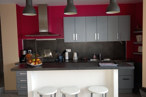 KĂŒhlschrank, Mikrowelle, Ofen, Herdplatte