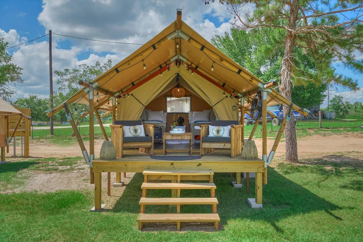 Luxury Glamping on a Honey Farm!