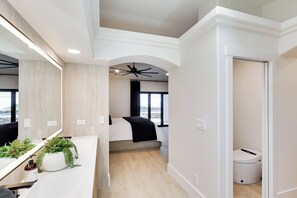 4 Schlafzimmer, Schreibtisch, Bügeleisen/Bügelbrett, Internetzugang