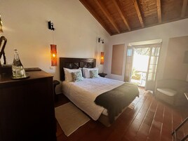 Double Room | Free WiFi, bed sheets