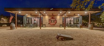 Cozy Glamping Tent – Fire Pit Relaxation