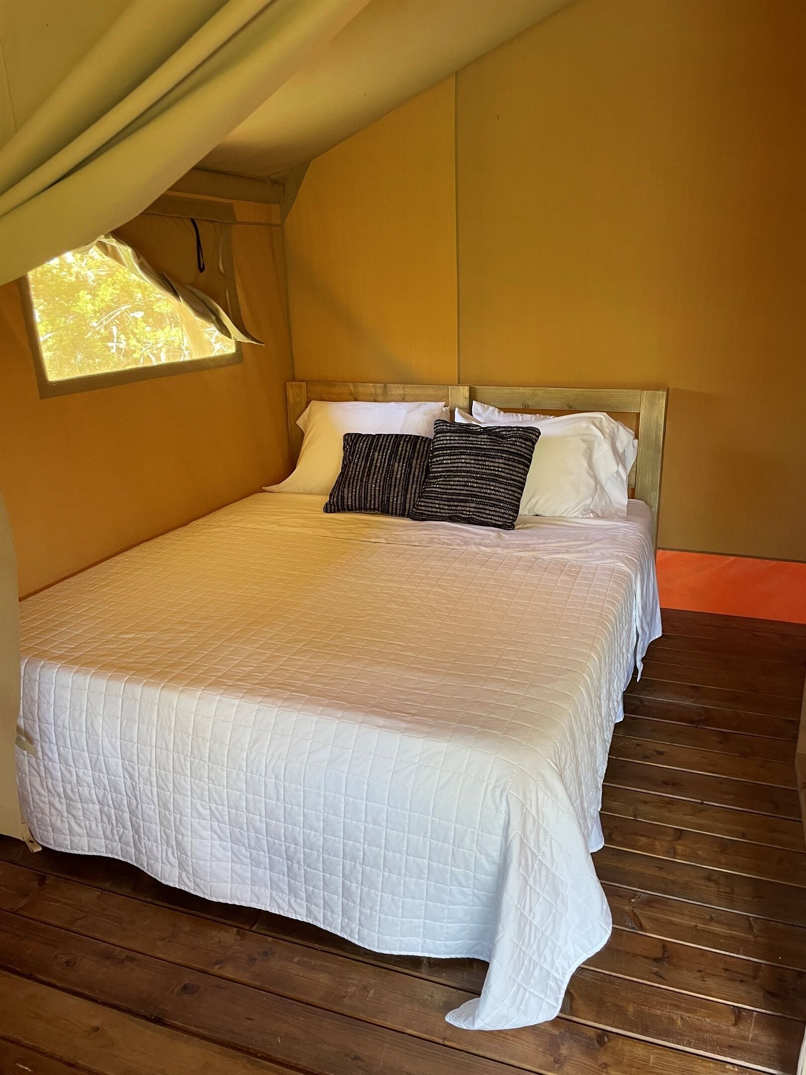 1 bedroom, travel crib, free WiFi, bed sheets