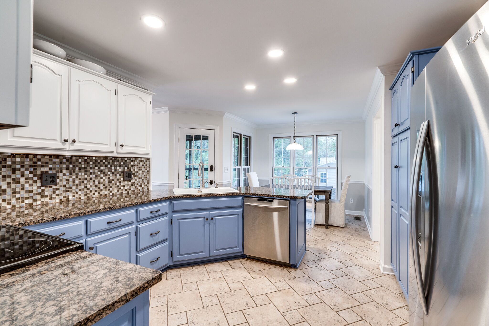 冰箱、微波炉、烤箱、炉灶