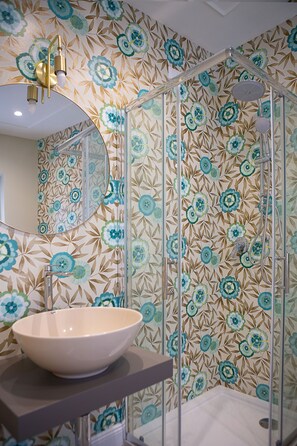 Luxury Suite | Bathroom | Hair dryer, towels, soap, shampoo - La Terrazza Antica Dimora (Campobasso)