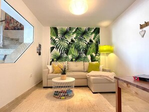 TV, video library - NaviGolf La Cala de Mijas, Scandinavian style 3 bed Townhouse by Solrentspain. (Mijas Costa)