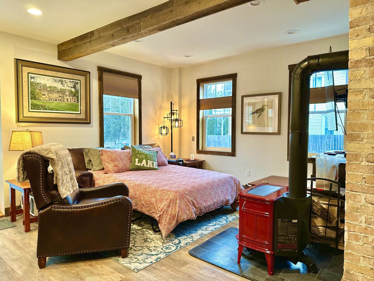 2 室のベッドルーム、デスク、アイロン / アイロン台、WiFi (無料)