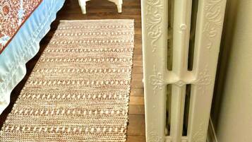 2 bedrooms, desk, iron/ironing board, travel crib