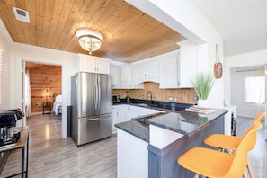 Fridge, microwave, oven, stovetop - Island Cottage w/ Pool Table & Walking distance to Cranberry!  (Huntsville)