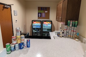 Bar (on property) - Cobblestone Inn & Suites - Sheldon (Sheldon)