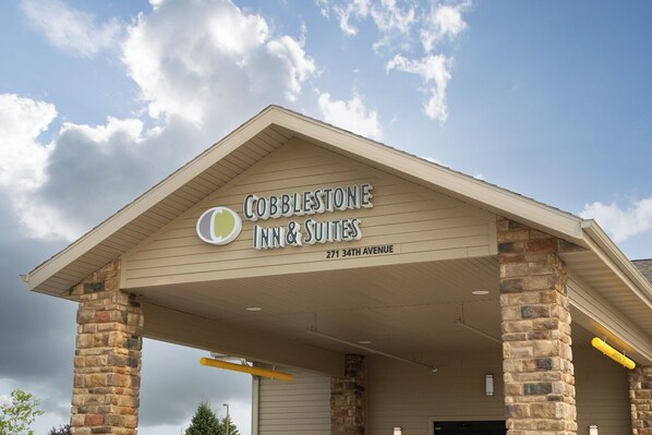 Front of property - Cobblestone Inn & Suites - Sheldon (Sheldon)