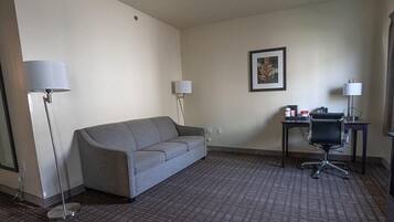 Iron/ironing board, free WiFi, bed sheets