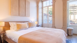 2 chambres, bureau, fer et planche à repasser, accès au Wi-Fi (inclus)