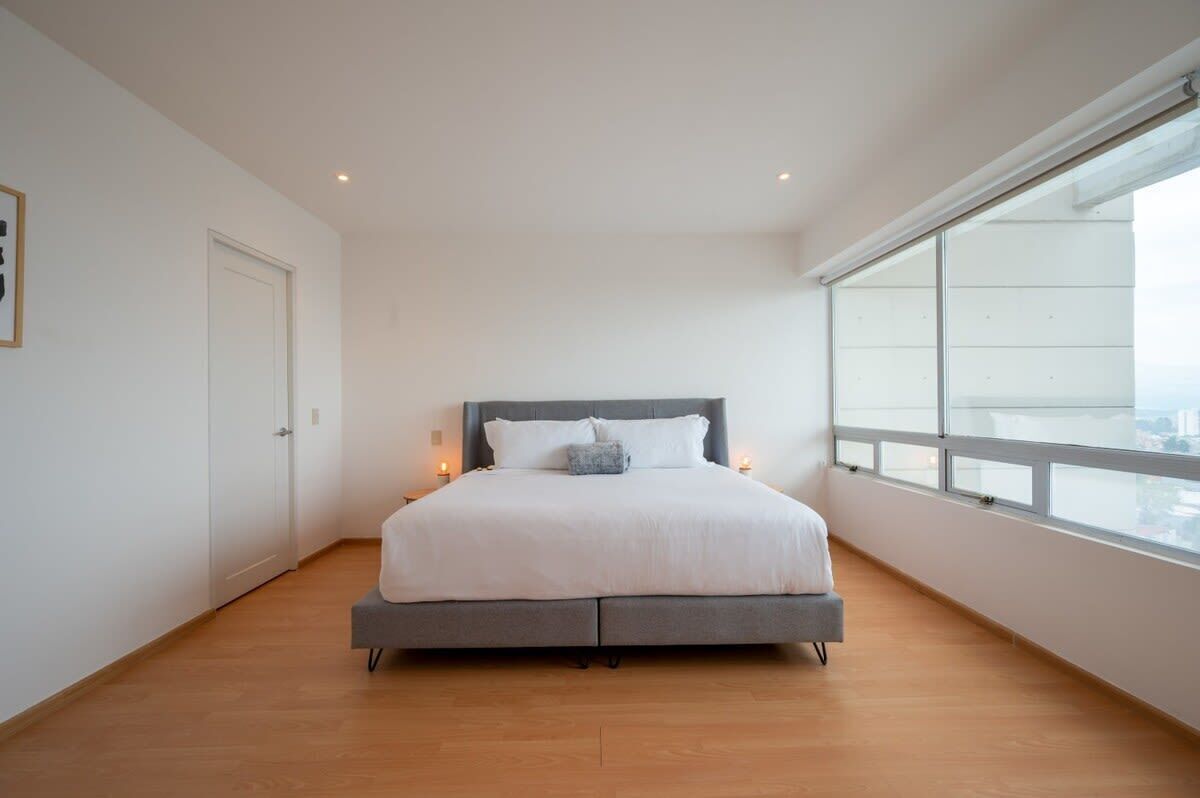 2 bedrooms, in-room safe, desk, iron/ironing board