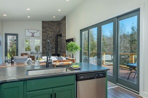 Interior - Wet & Dry Sauna  w/ Fireplace close to Downtown and Waterfalls (Pisgah Forest)