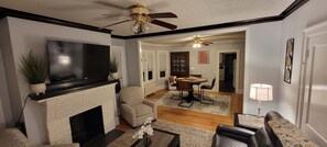 Smart TV, fireplace