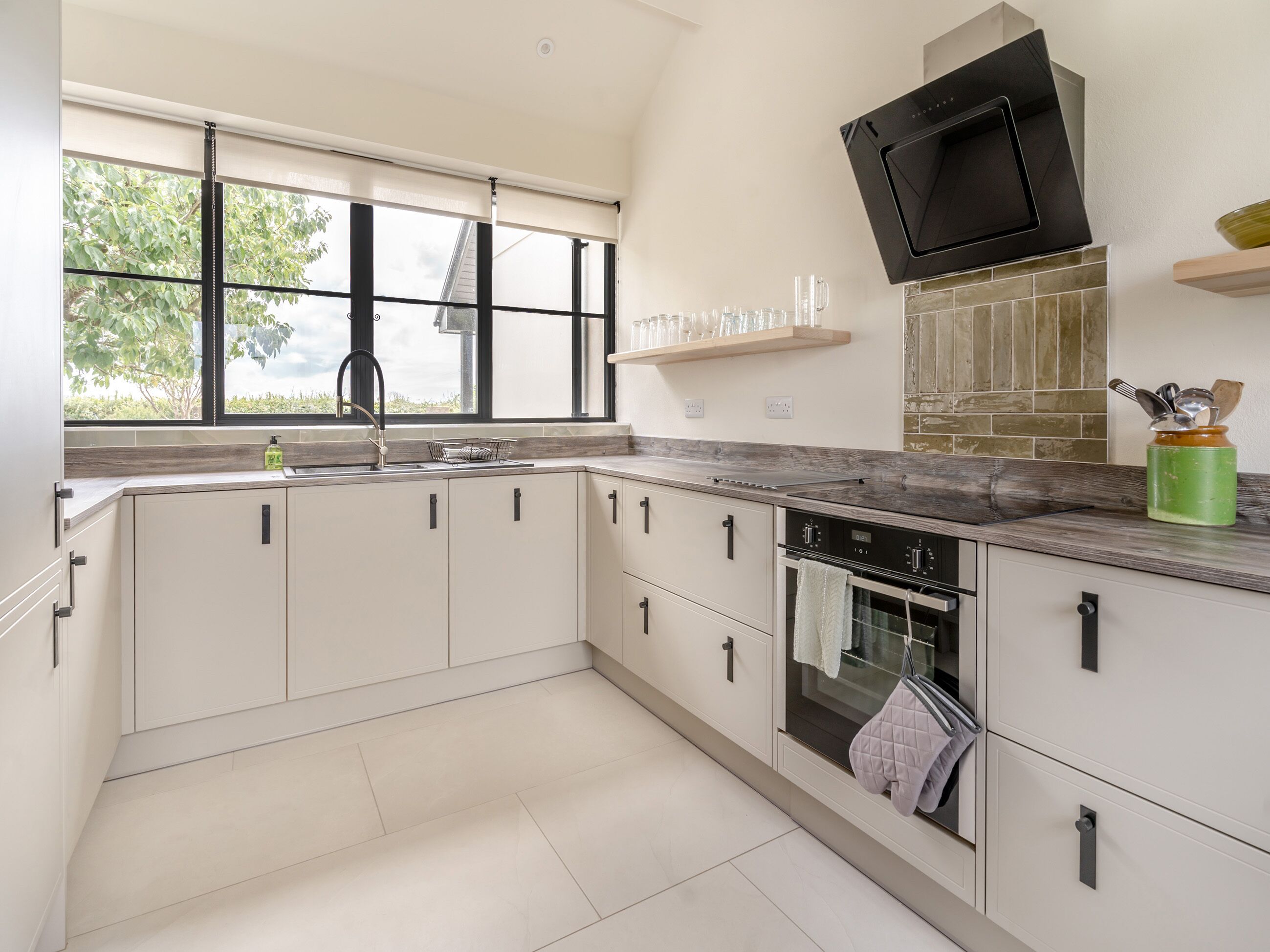 Dishwasher, high chair