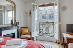 1 bedroom, desk, iron/ironing board, travel cot - Ideal 1 Bd Flat with Balcony - Paris 05 (Paris)