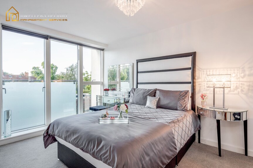Luxurious 4 Bed Villa, Romford/essex - ブレントウッド