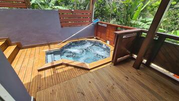 Bain à remous extérieur